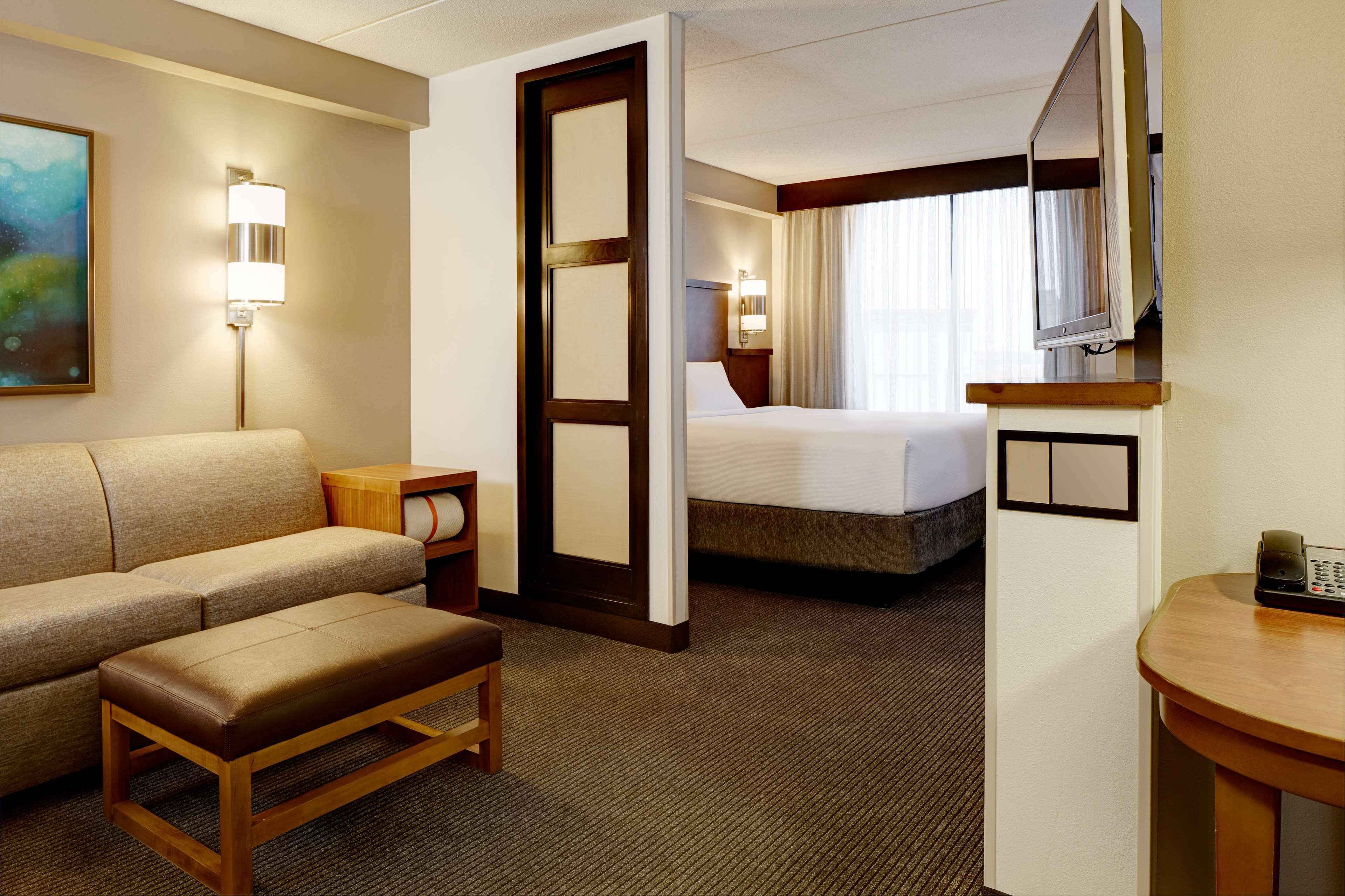 Hyatt Place Dallas North By The Galleria 3*