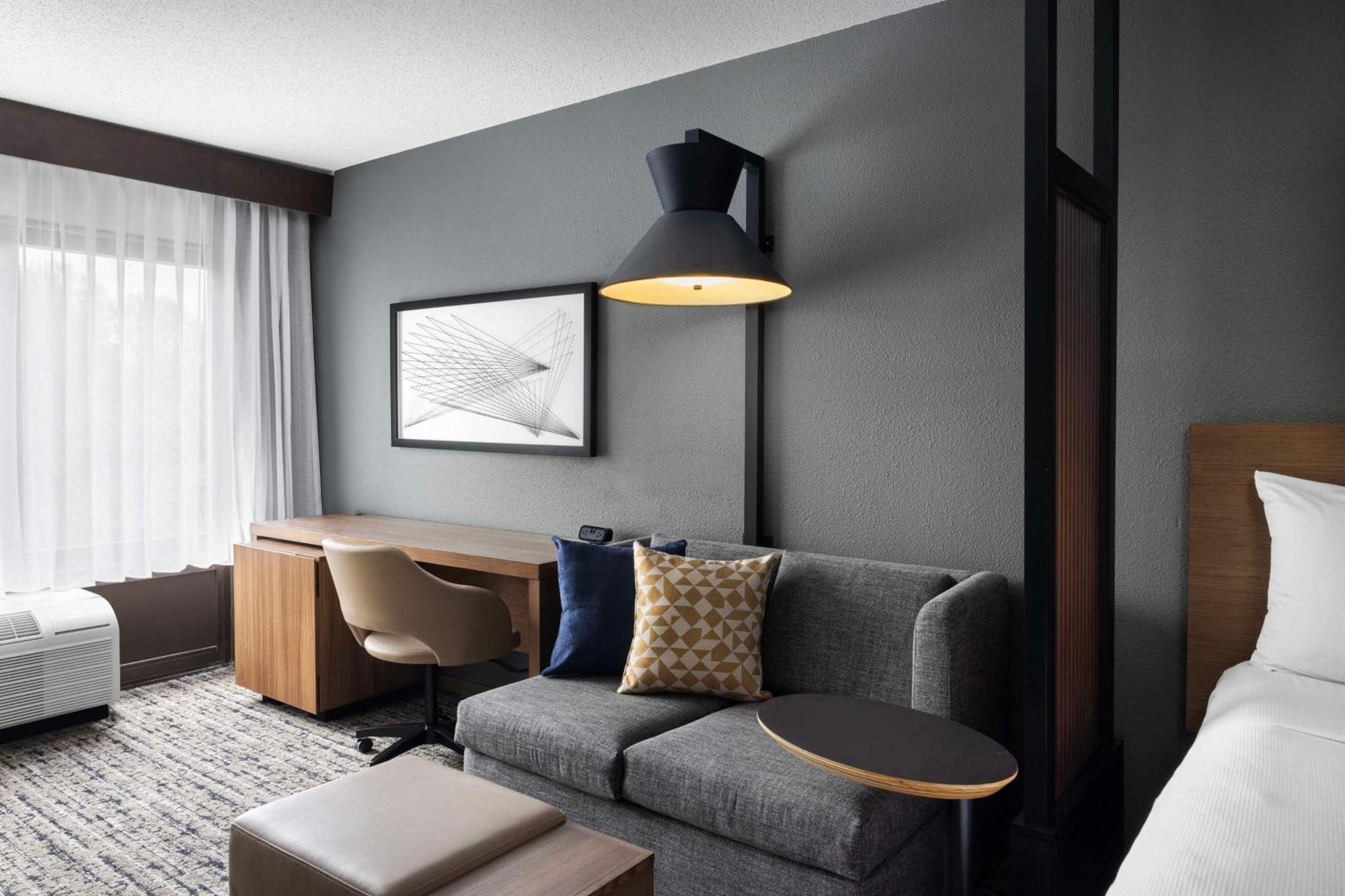 Hyatt Place Dallas North By The Galleria 3*